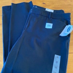 Old Navy Black Pixie Pant